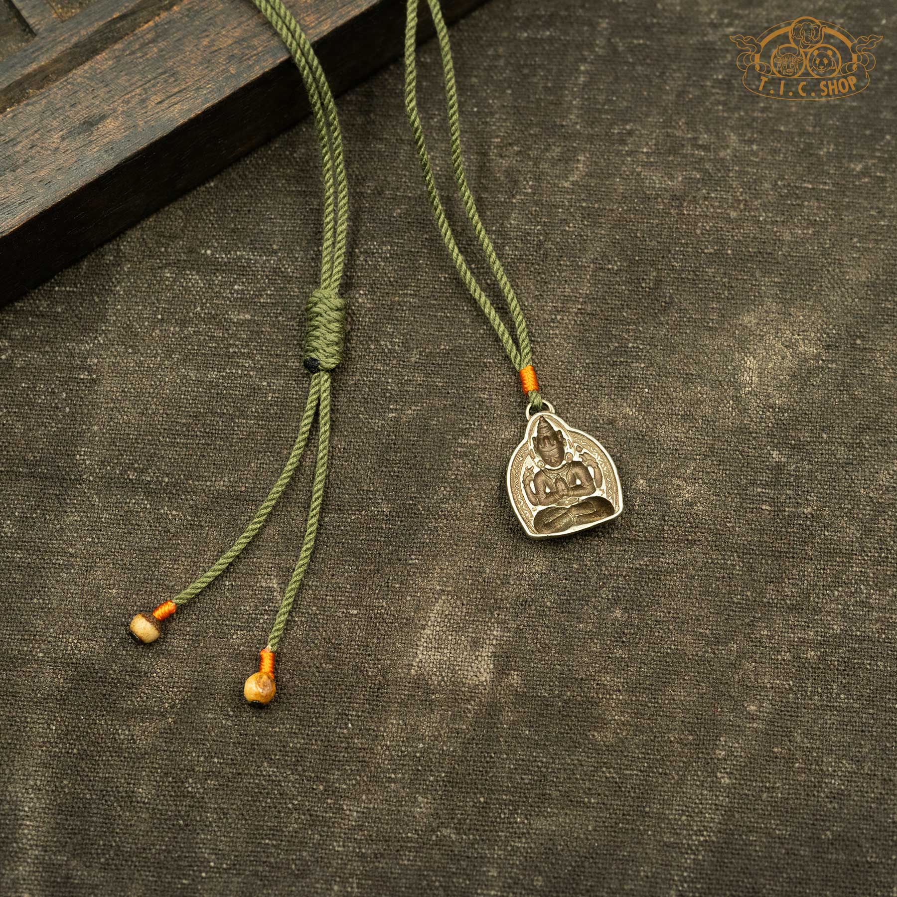 Four-armed Avalokiteshvara Amulet Pendant Necklace
