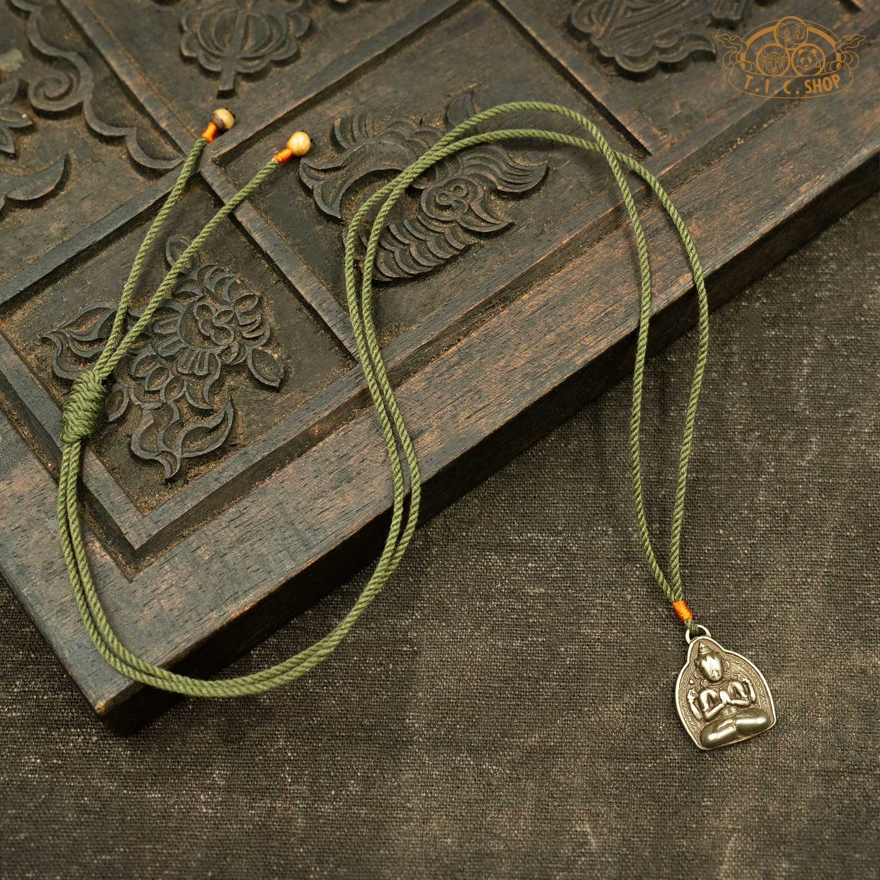 Four-armed Avalokiteshvara Amulet Pendant Necklace
