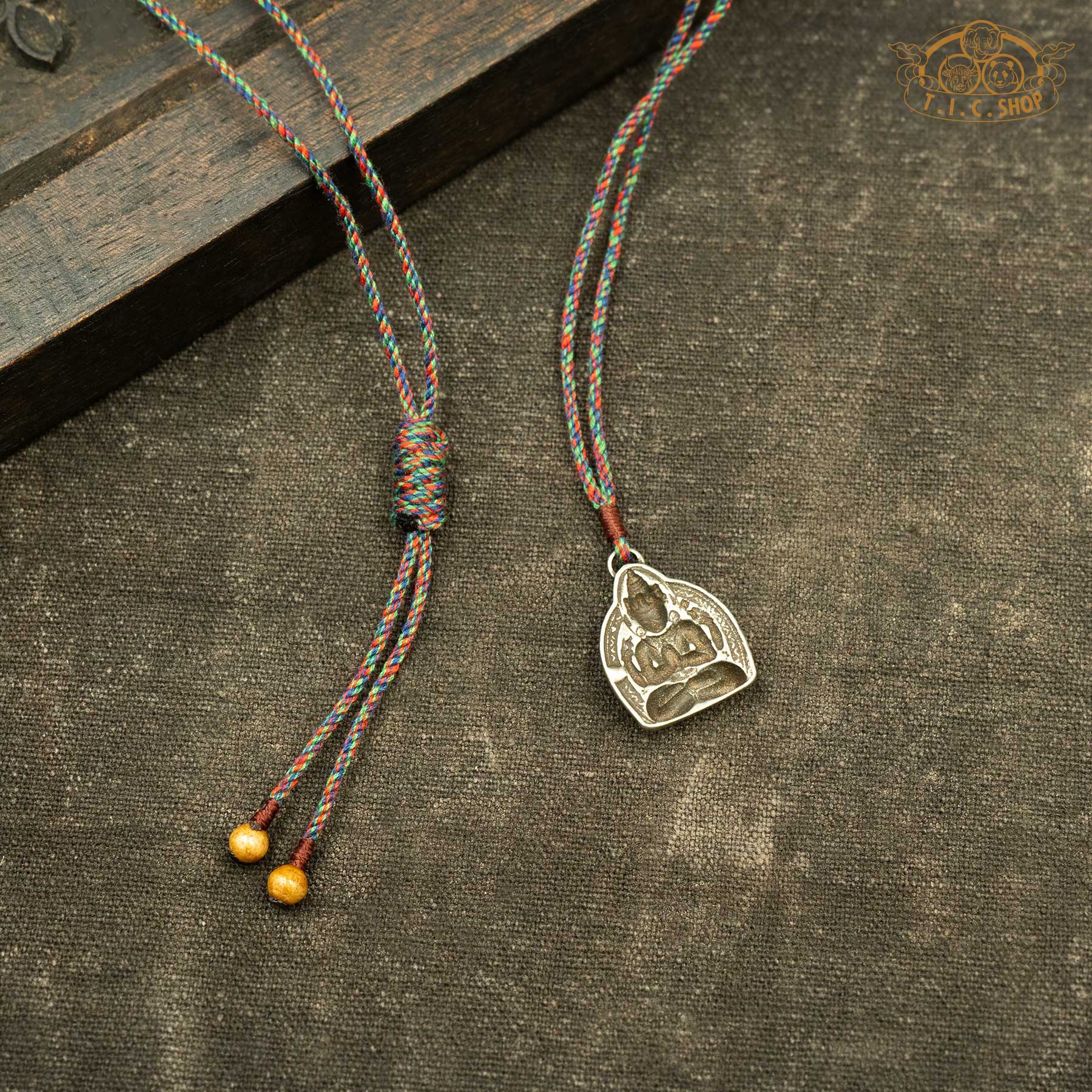 Four-armed Avalokiteshvara Amulet Pendant Necklace