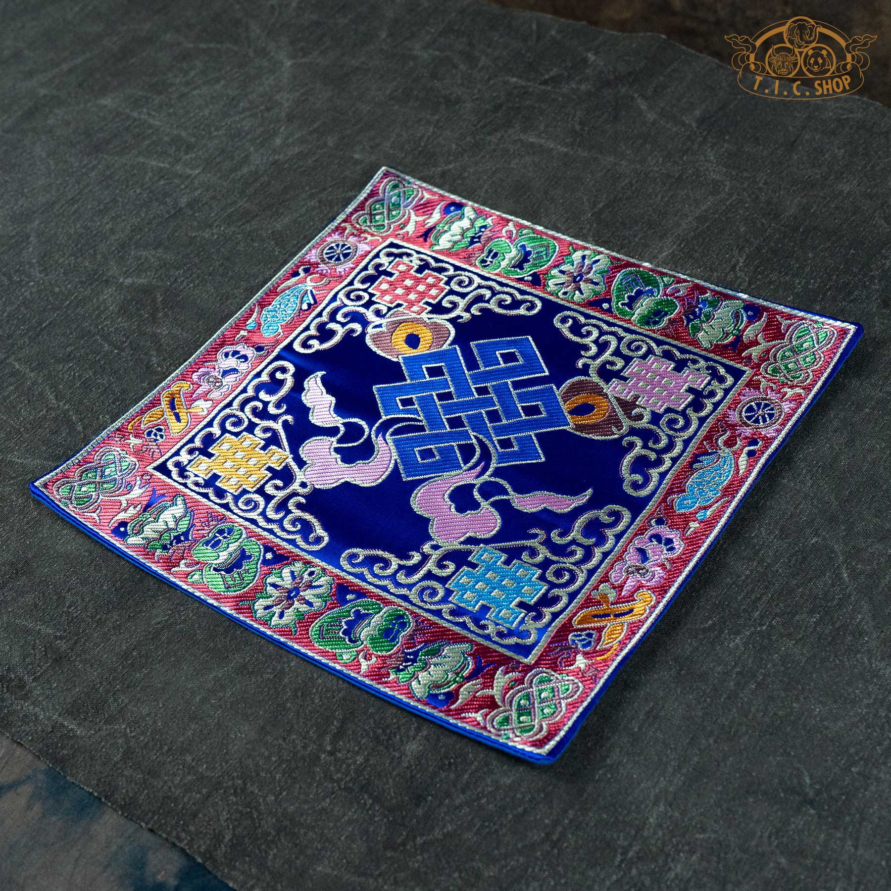 Endless Knot Blue Brocade Table Mat
