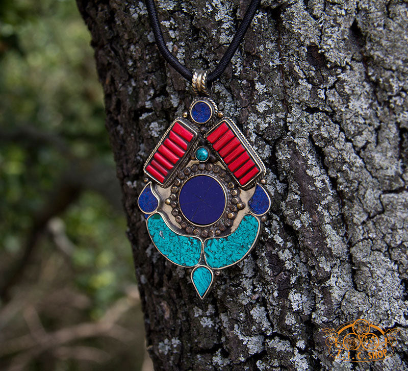 Delightful Traditional Tibetan Style Pendant Necklace