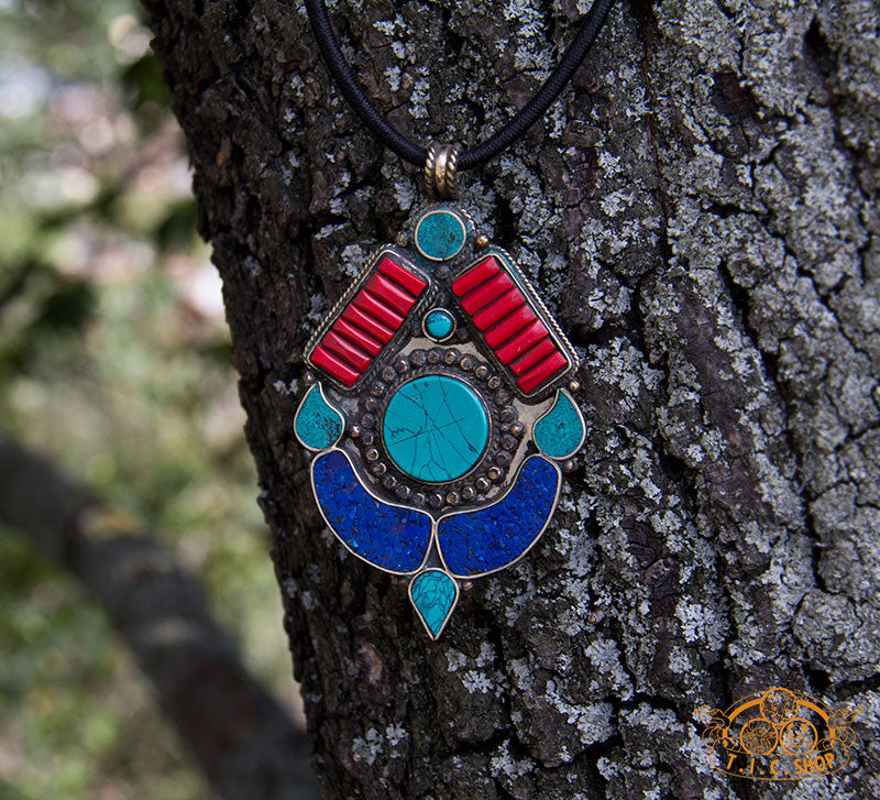 Delightful Traditional Tibetan Style Pendant Necklace