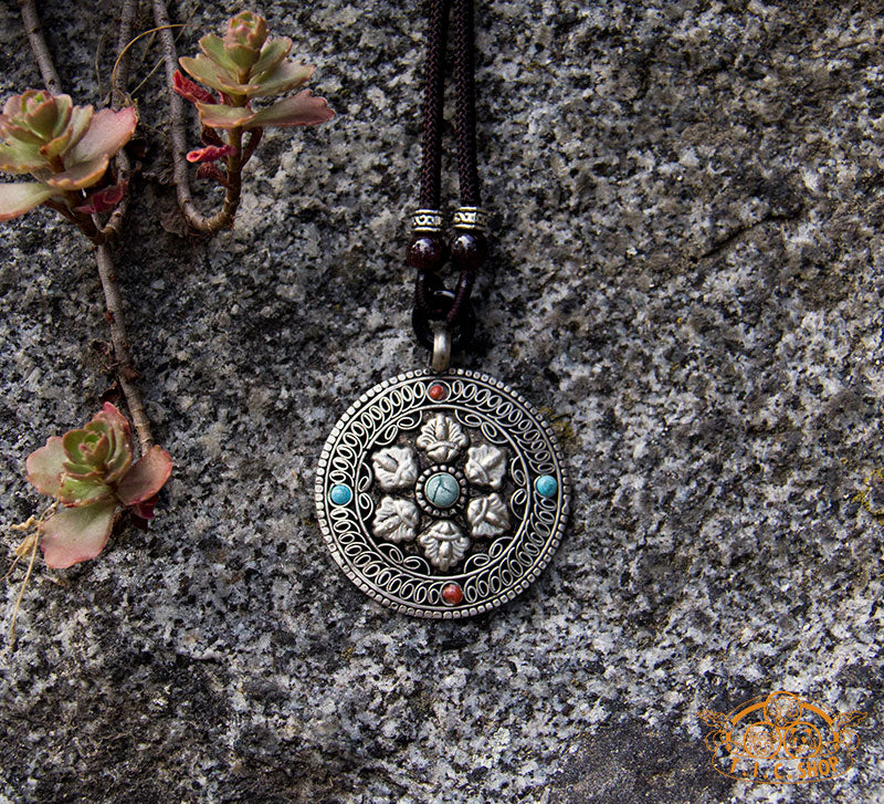 Powerful Vajra Tibetan Style Filigree Pendant Necklace