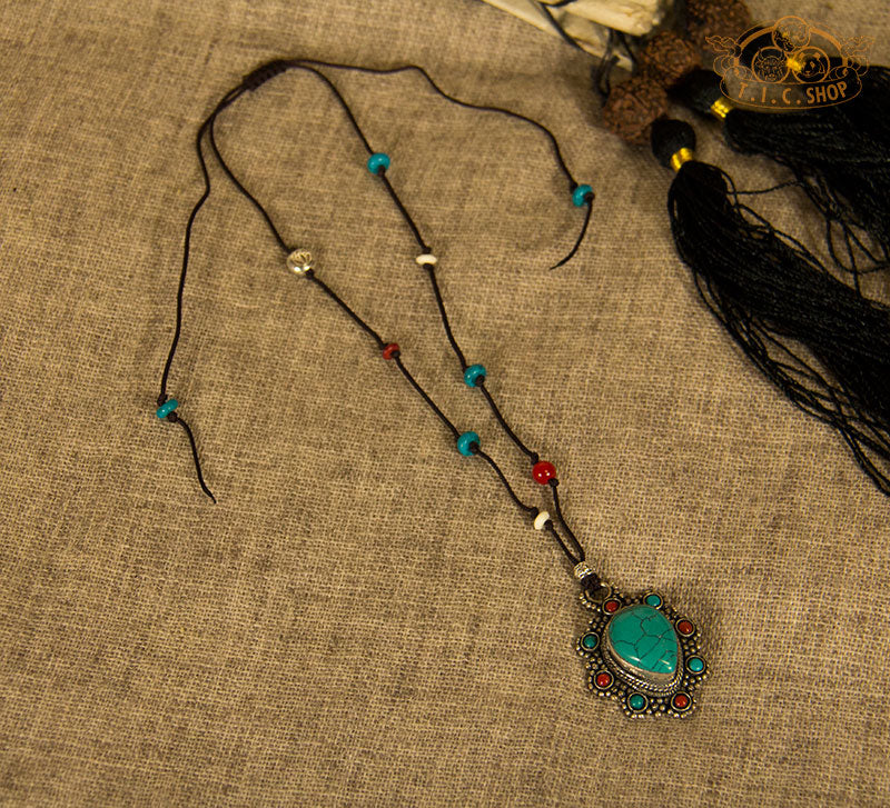 Drop-Shaped Tibetan Style Pendant Necklace