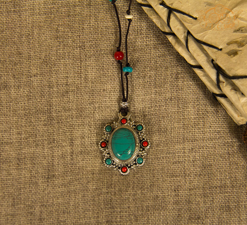 Oval-Shaped Tibetan Style Pendant Necklace