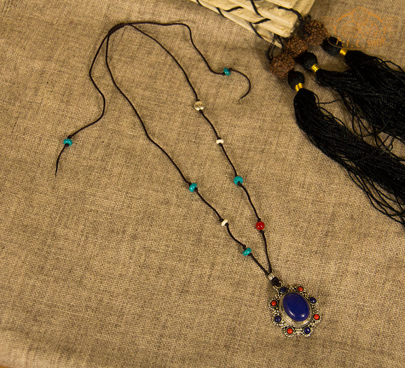 Oval-Shaped Tibetan Style Pendant Necklace