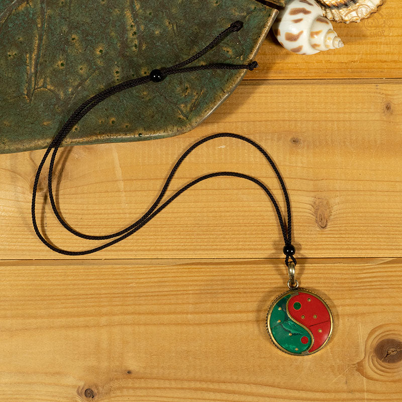 Yin-Yang Symbol Inlay Pendant Necklace