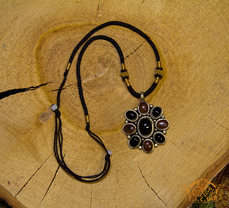 'All Directions' Onyx and Red Agate Stone Pendant Necklace