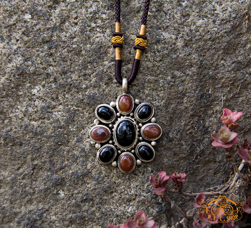 'All Directions' Onyx and Red Agate Stone Pendant Necklace