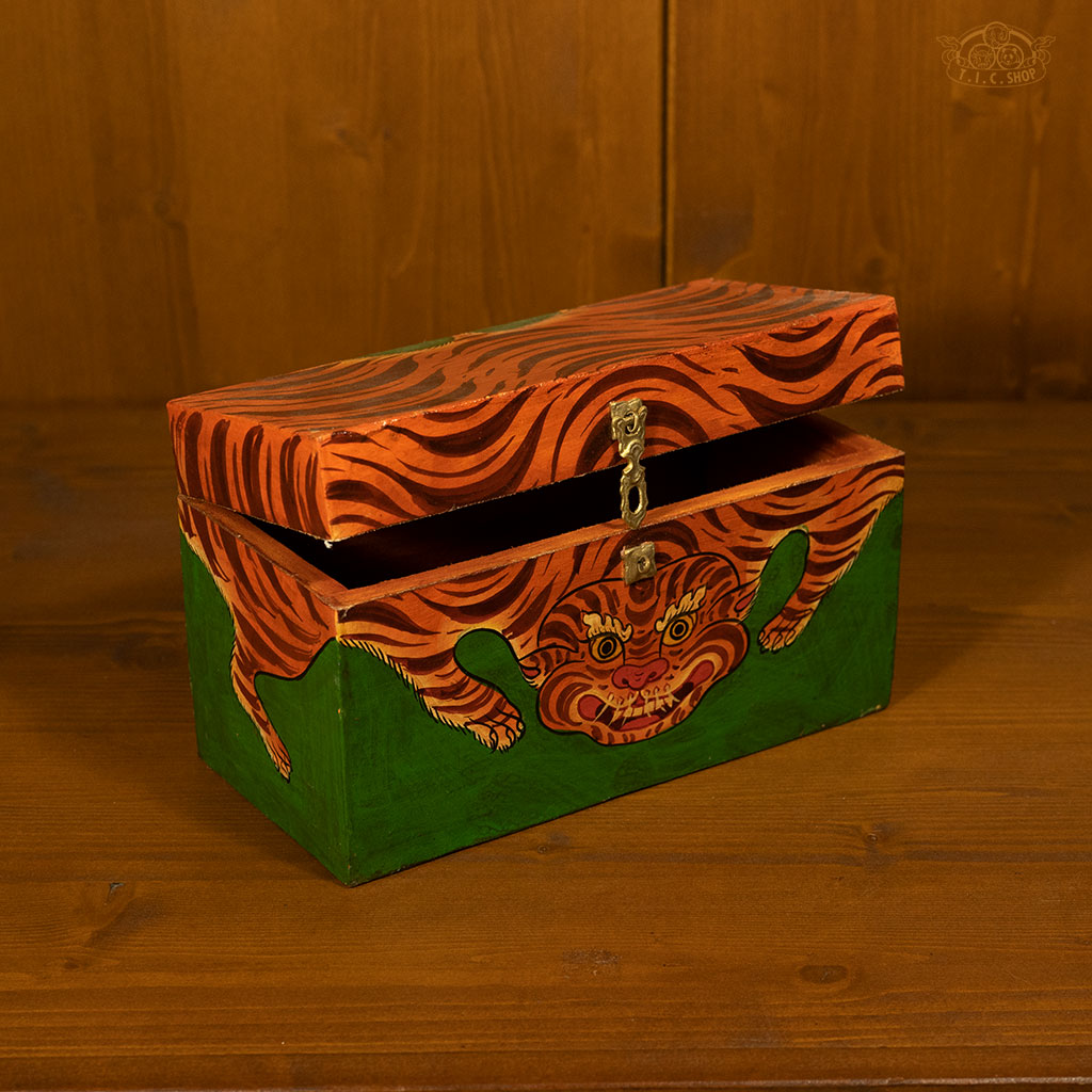 Tiger Motif Hand-Painted Wooden Treasure Chest Jewelry Box Green