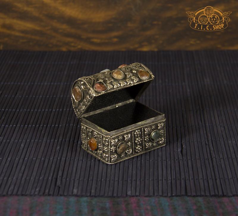 Tibetan Natural Stones Metal Filigree Trinket Box / Jewelry Box