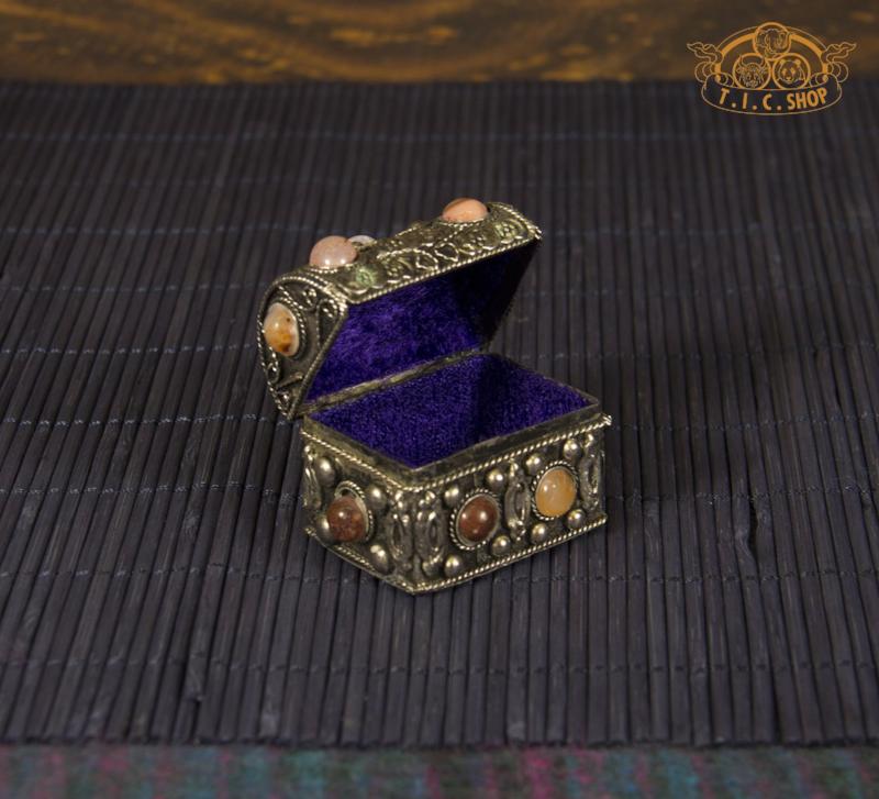 Tibetan Natural Stones Metal Filigree Trinket Box / Jewelry Box