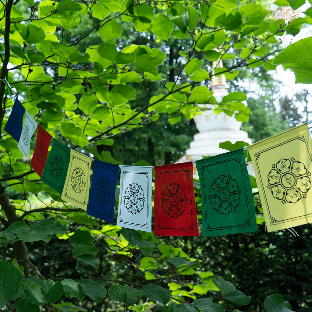 Om Mantra Lotus Prayer Flags 9x12cm, 1m