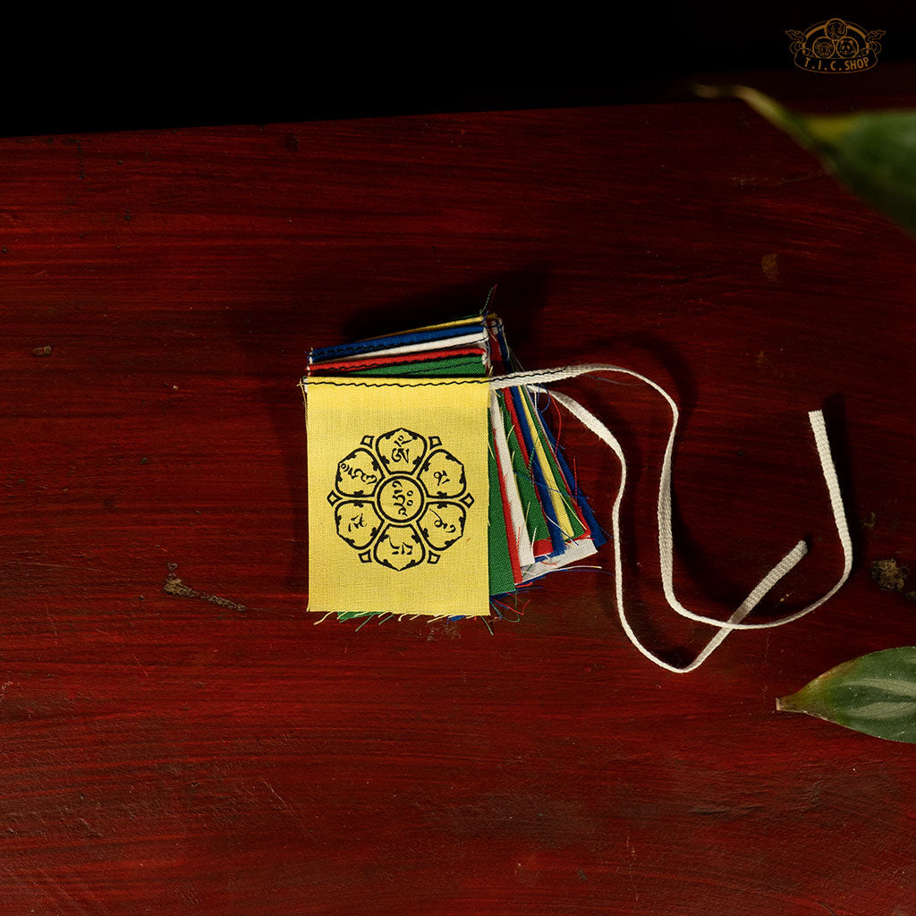 Om Mantra Lotus Mini Prayer Flags 5x6cm, 0.8m