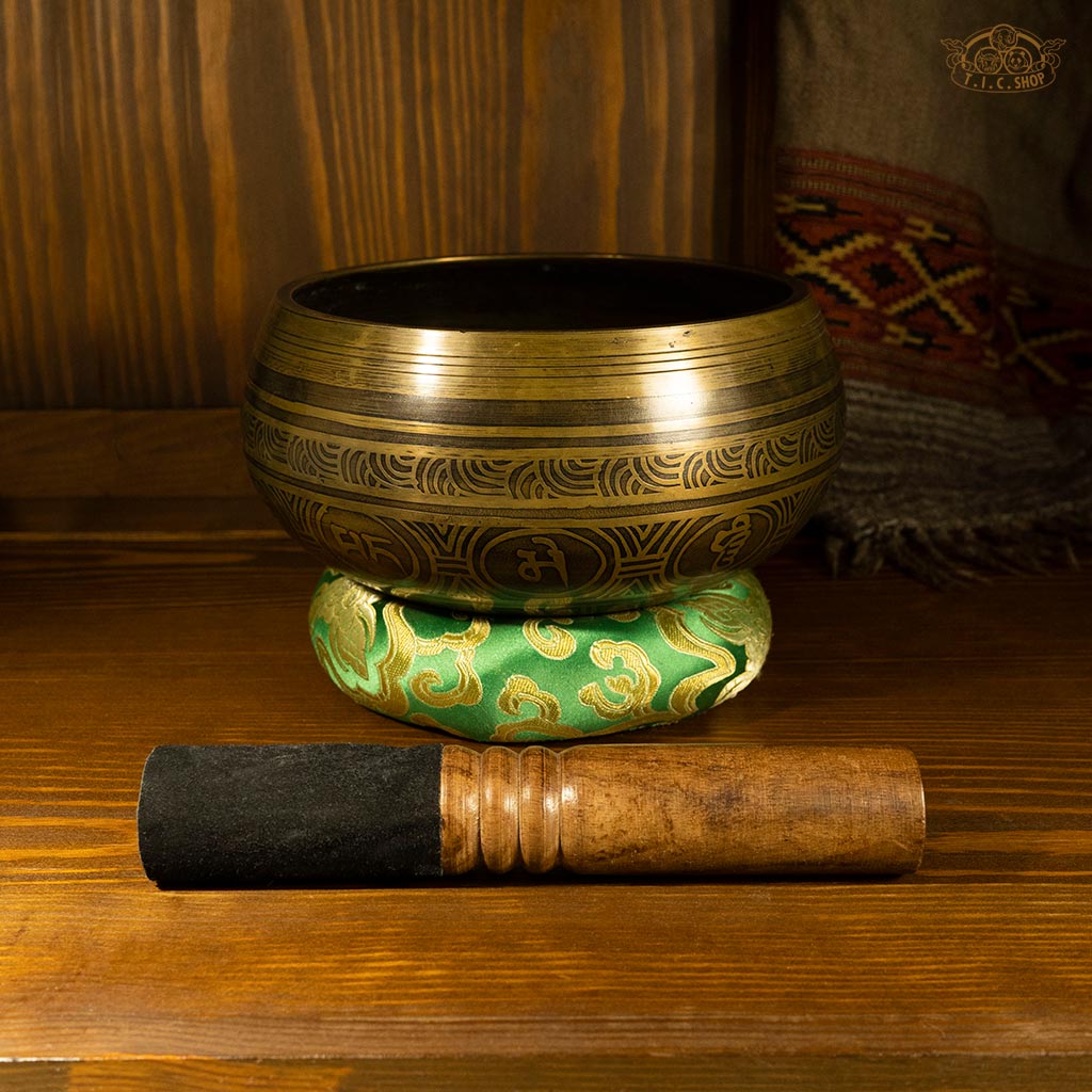 Om Mani Padme Hum Singing Bowl Set