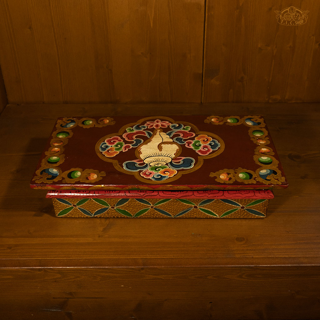 Conch Shell & Face of Glory Tibetan Buddhist Meditation Table