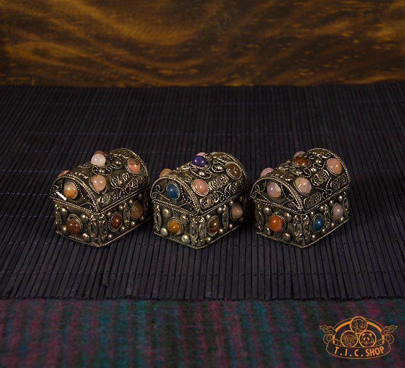 Tibetan Natural Stones Metal Filigree Trinket Box / Jewelry Box