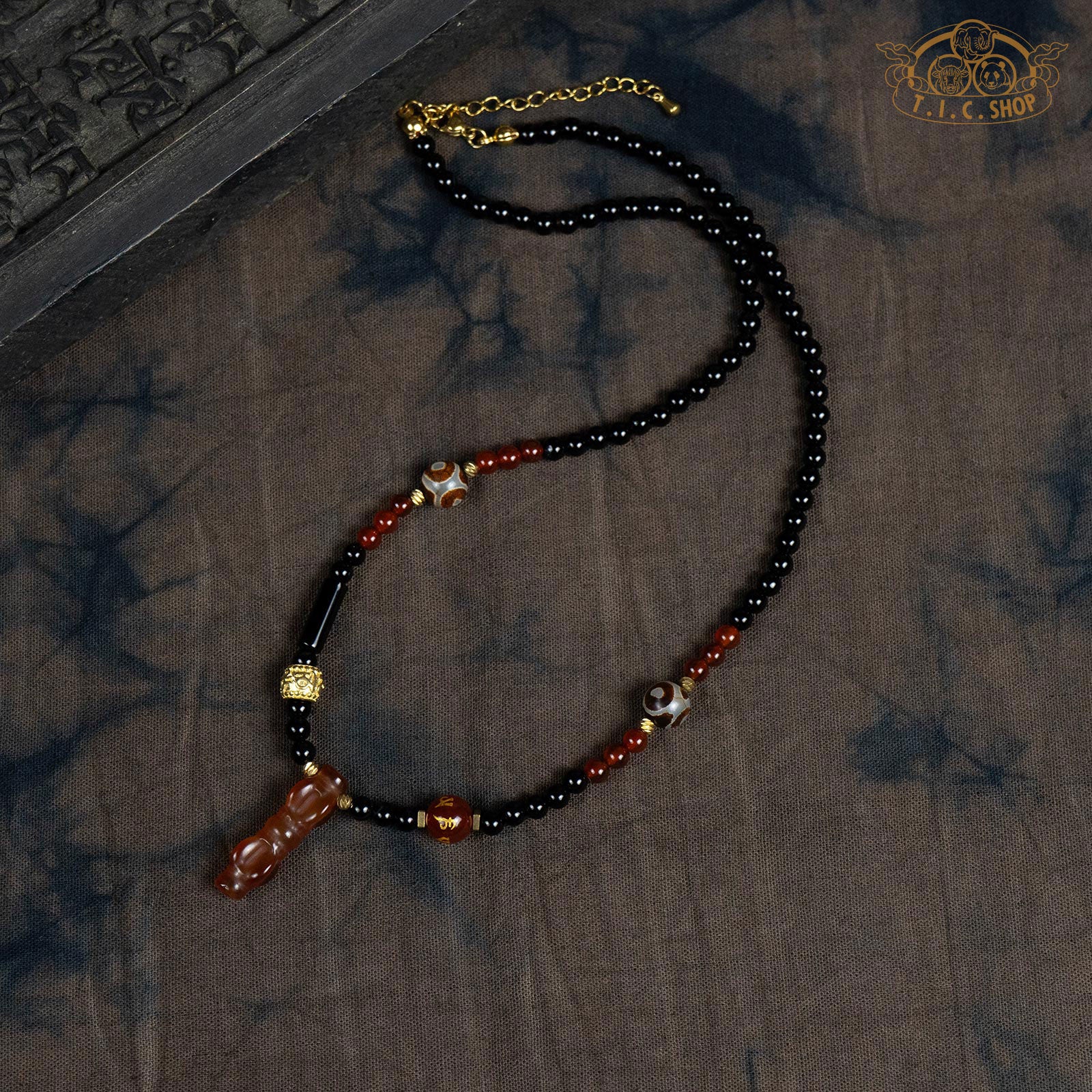 Red Agate Vajra Pendant Stone Beaded Necklace