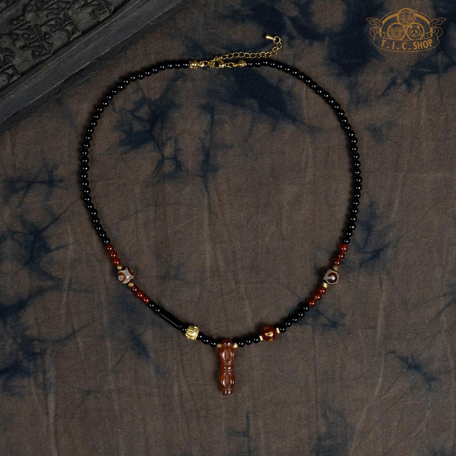 Red Agate Vajra Pendant Stone Beaded Necklace