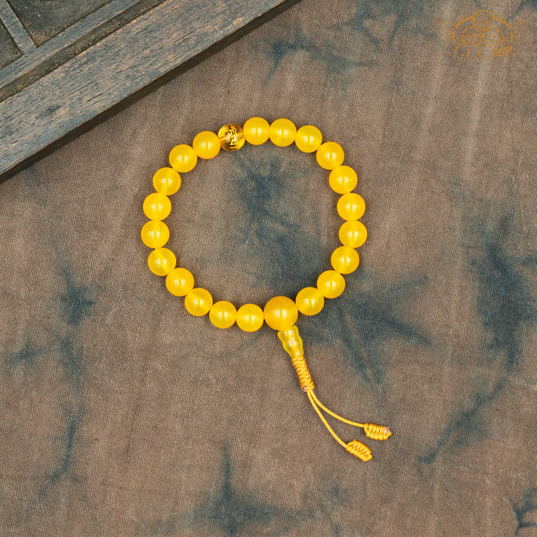 Om Mantra Yellow Agate 8mm Beads Wrist Mala