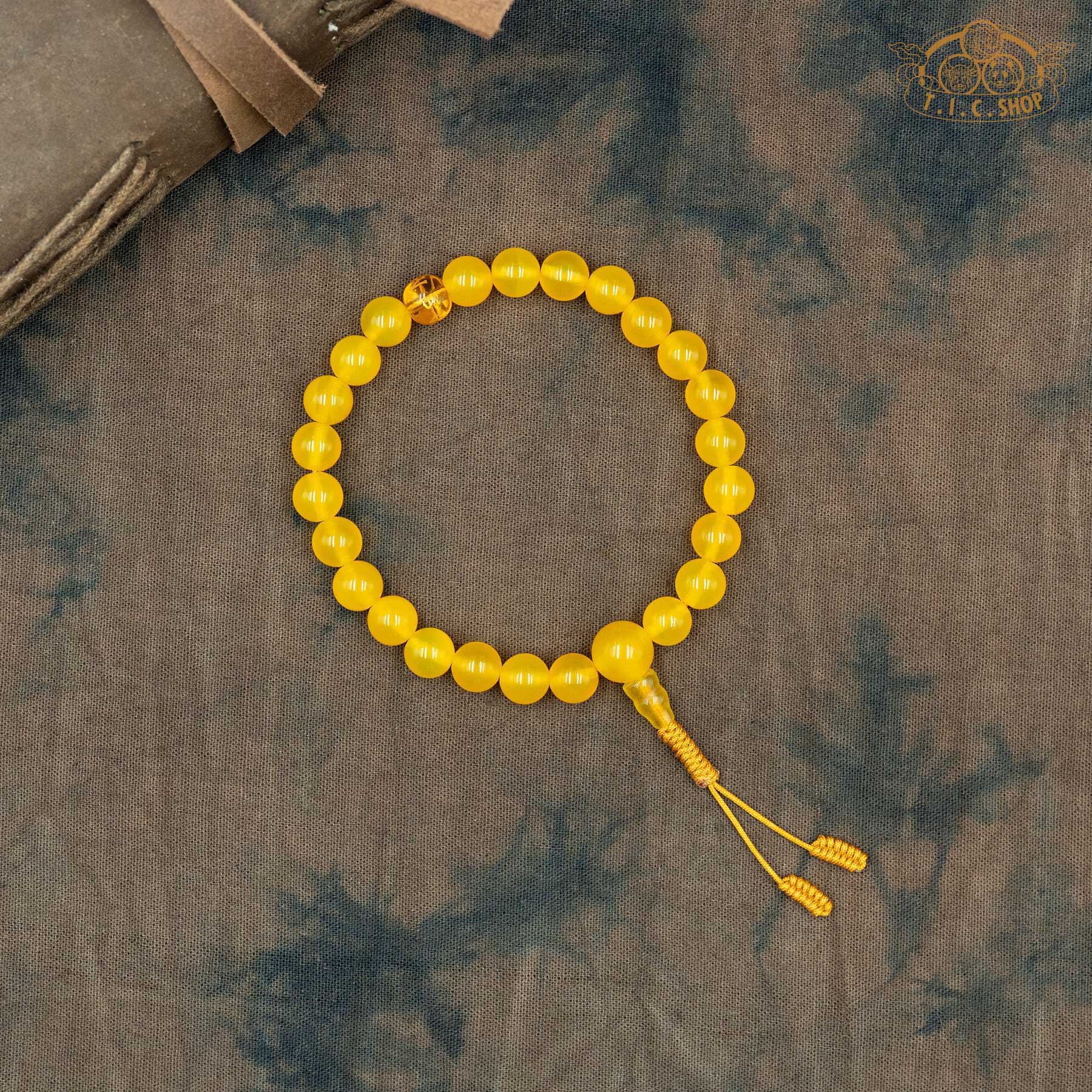 Om Mantra Yellow Agate 8mm Beads Wrist Mala