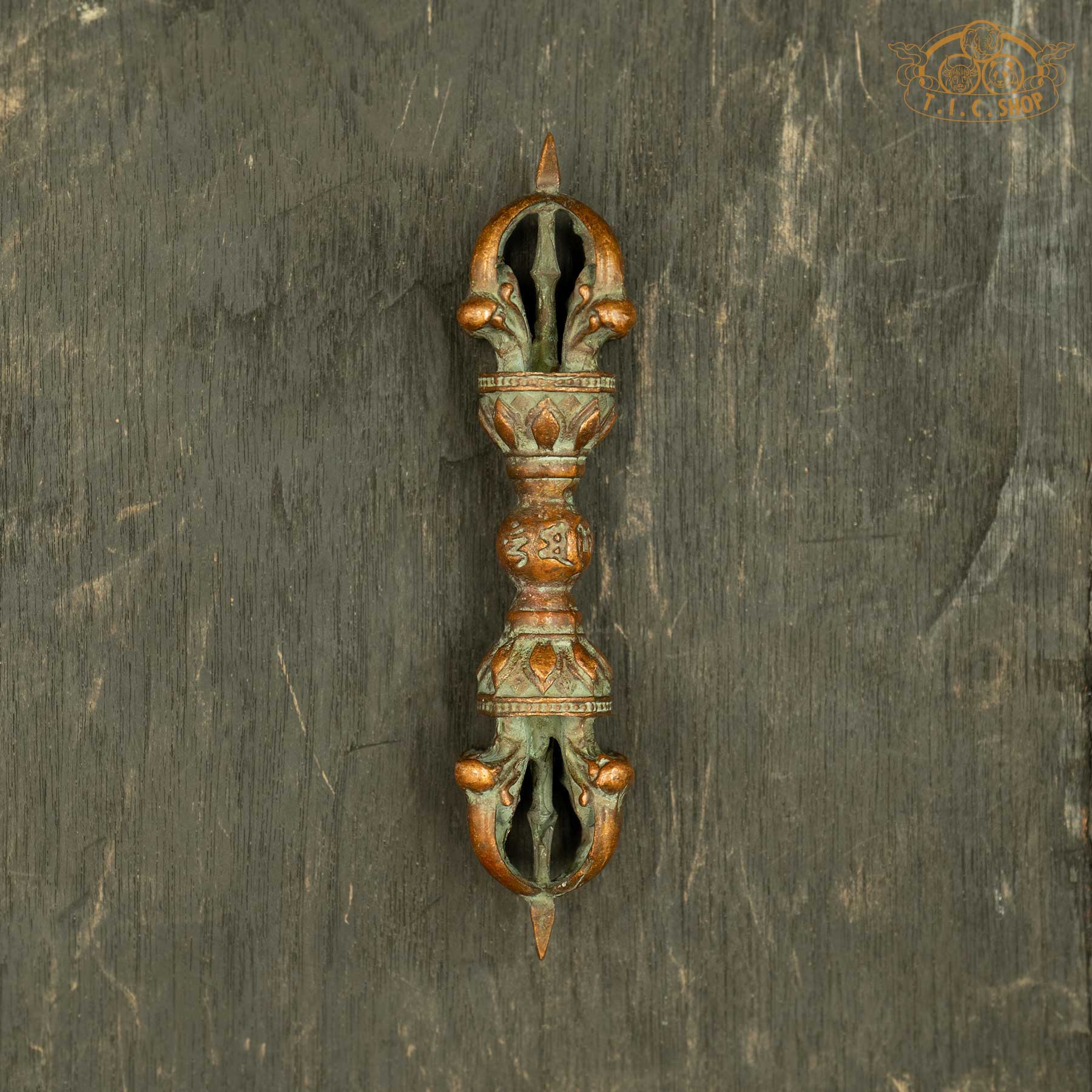 The traditional bronze Five-Pronged Vajra symbolizing the five wisdoms of the Buddha,use for spiritual practice