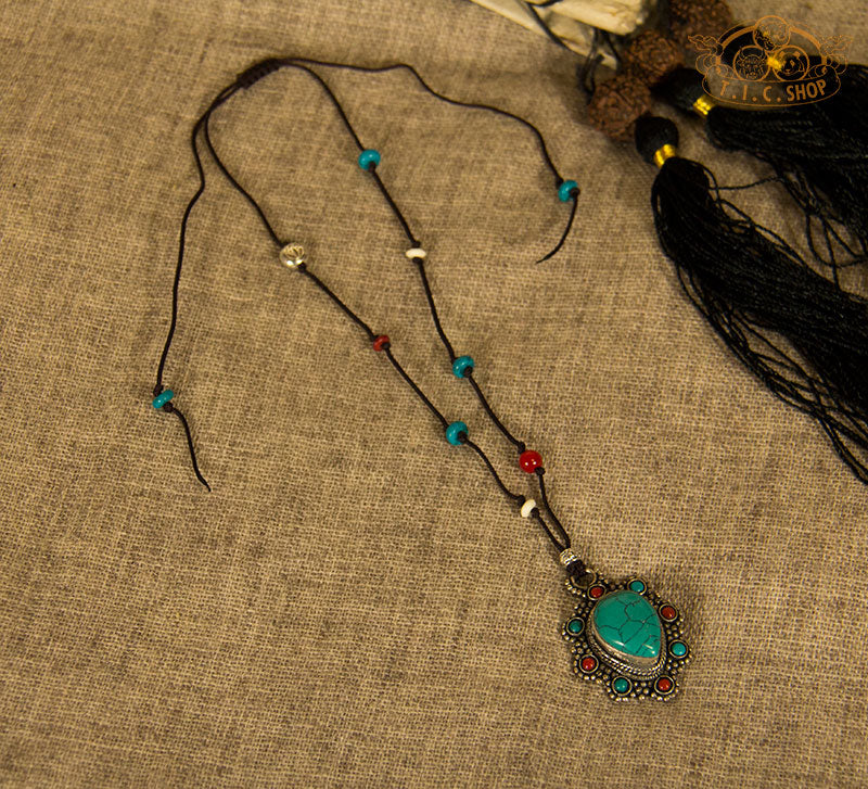 Drop-Shaped Tibetan Style Pendant Necklace