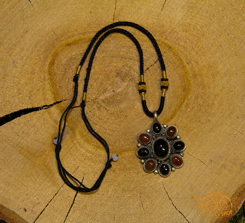 'All Directions' Onyx and Red Agate Stone Pendant Necklace