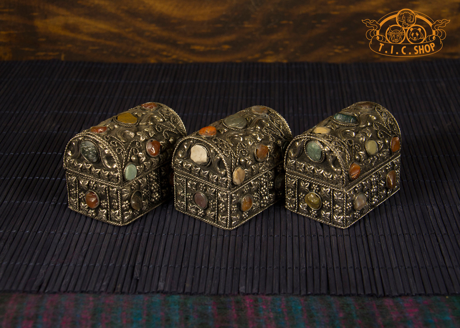 Tibetan Natural Stones Metal Filigree Trinket Box / Jewelry Box
