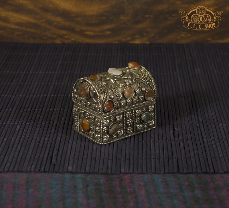 Tibetan Natural Stones Metal Filigree Trinket Box / Jewelry Box