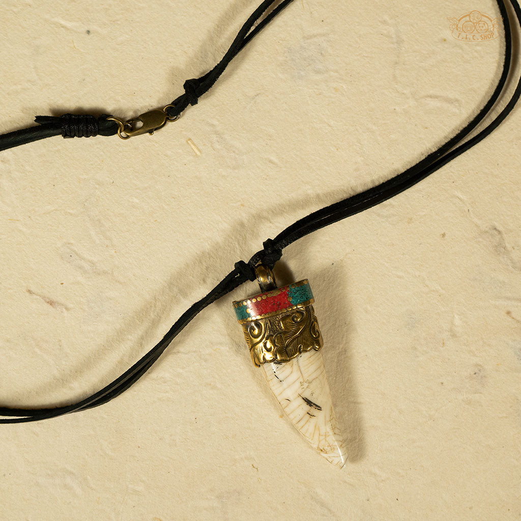 Traditional Tibetan Style Seashell Pendant Necklace