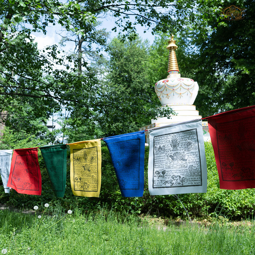 Hand-printed Tibetan Windhorse prayer flags 22x25 cm each, total 6 m, made from 100% cotton for spiritual blessings